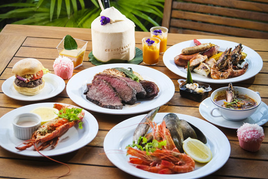 君悅酒店 490 元 池畔 BBQ 自助餐