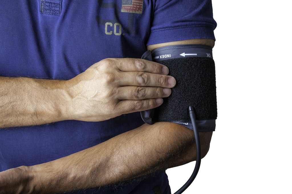 【高血壓】一招自我檢測高血壓警號　台灣中醫師教你簡單3個方法控制高血壓