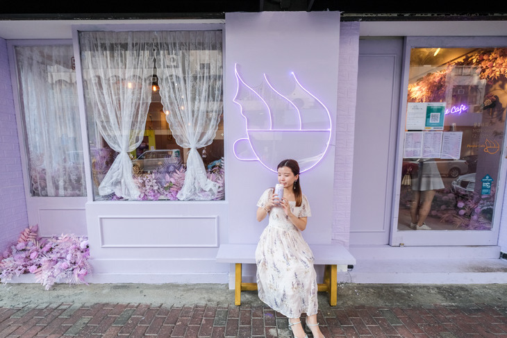 太子 360°粉紫色咖啡室 IG-able 全紫空間 / 打卡摩天輪小食拼盤  