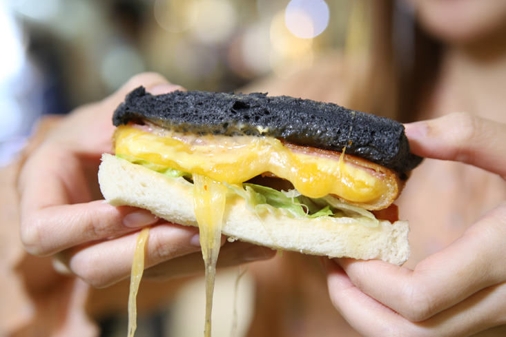 燒賣萬能 KEY！ 外賣店創意燒賣熱狗