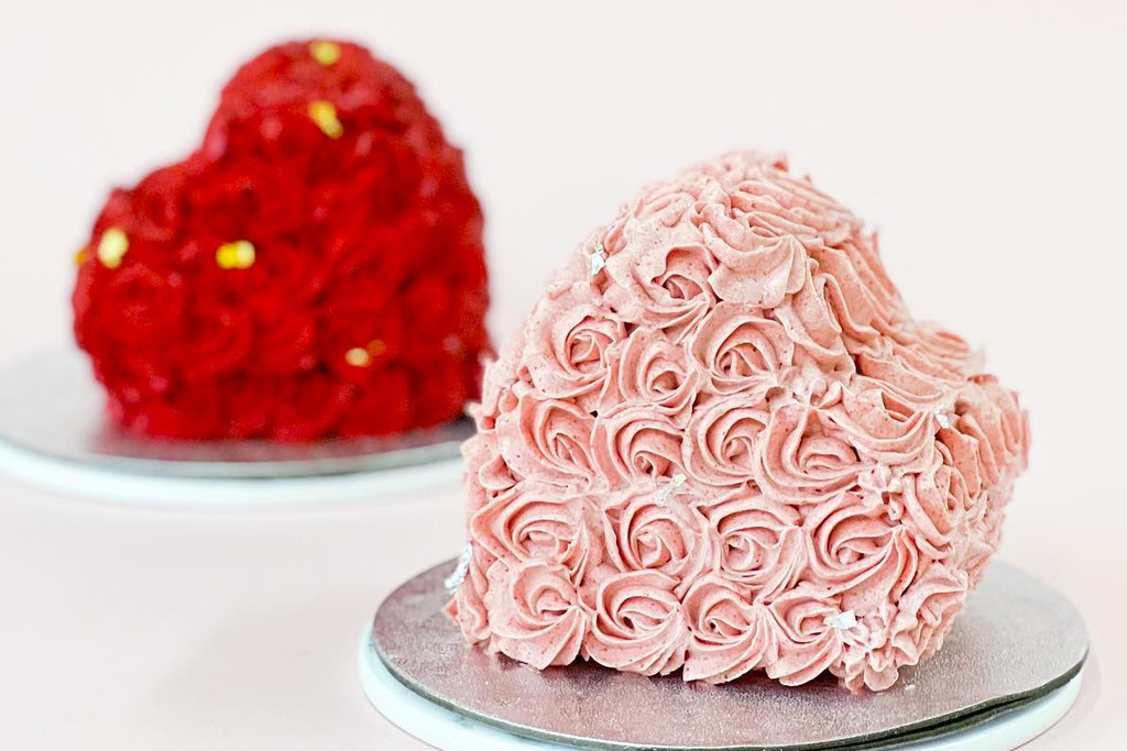 【情人節蛋糕2022】香港7間打卡情人節蛋糕推薦 玫瑰唧花心形蛋糕／聖安娜敲敲蛋糕／日本士多啤梨芝士蛋糕