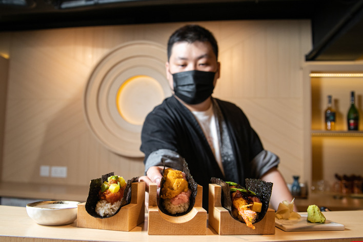 閣麟街型格美日手卷店 東京老舖紫菜開口手卷 / 打卡海膽杯