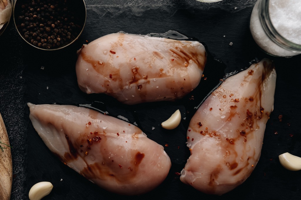 營養師推薦6種方法煮雞胸肉　無須慢煮棒也可煮出高蛋白低卡健康雞胸