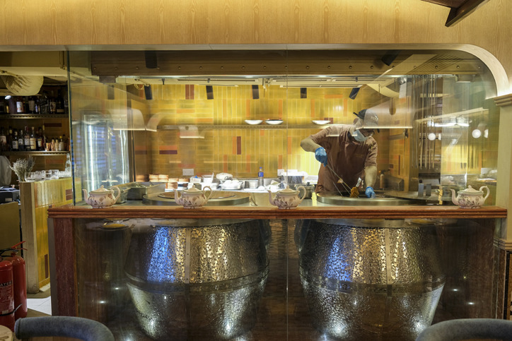 【中環搵食】零負評印度菜 巨型土窯烤出滿分 Tandoori / 中東皇室大廚主理