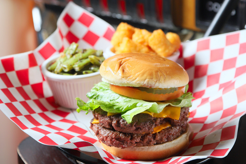 旺角復古美式快餐店 美國南部口味 / 重口味炸雞脆漢堡 / 炸牛扒