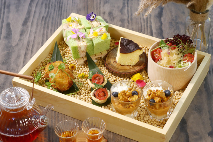 尖沙咀泰國 Resort 餐廳 歎巨型船麵 + 泰式下午茶 + 芒果糯米飯雪糕筒