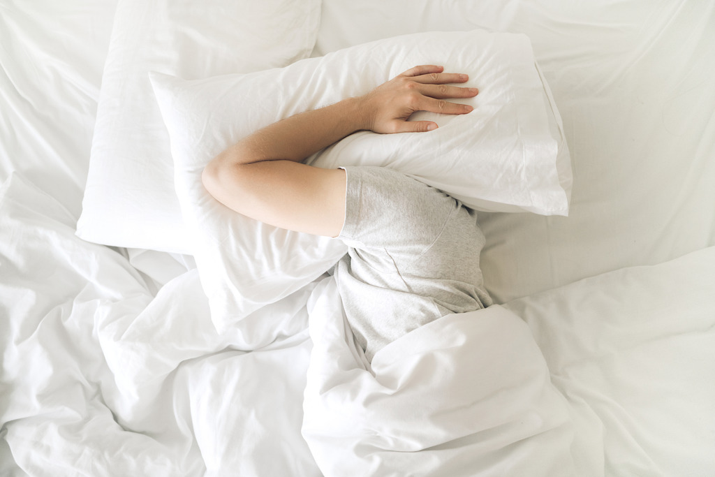 經常10分鐘內入睡身體恐過勞！ 4大特徵證明活得太累
