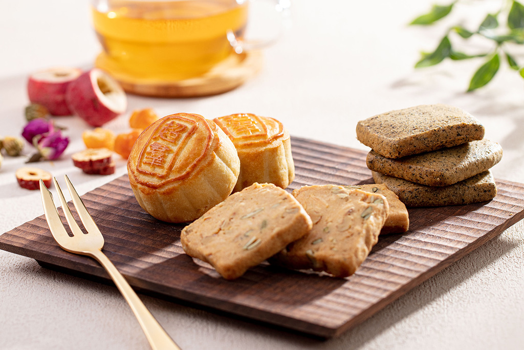 超羣餅店中秋節月餅禮盒 現烤奶黃月餅／土鳳梨月餅／手工曲奇茶包禮盒