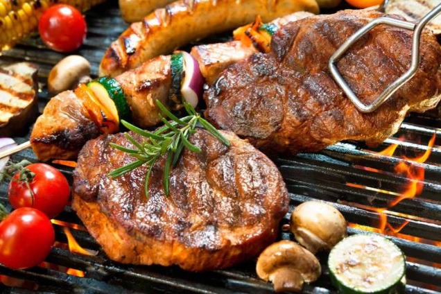 營火食品推出中秋燒烤套餐外賣直送     8 吋長中東龍蝦尾／澳洲穀飼斧頭扒／巨型墨魚／北海道半殼帆立貝／日本刺身級帶子／松露牛油大啡菇／原件羊架／限定早鳥優惠