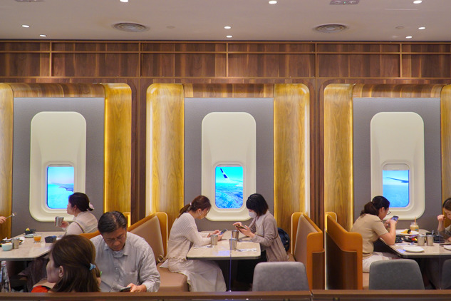 HOLLY BROWN 副線  飛行主題 CAFE / 歎頭等艙級數「飛機餐」