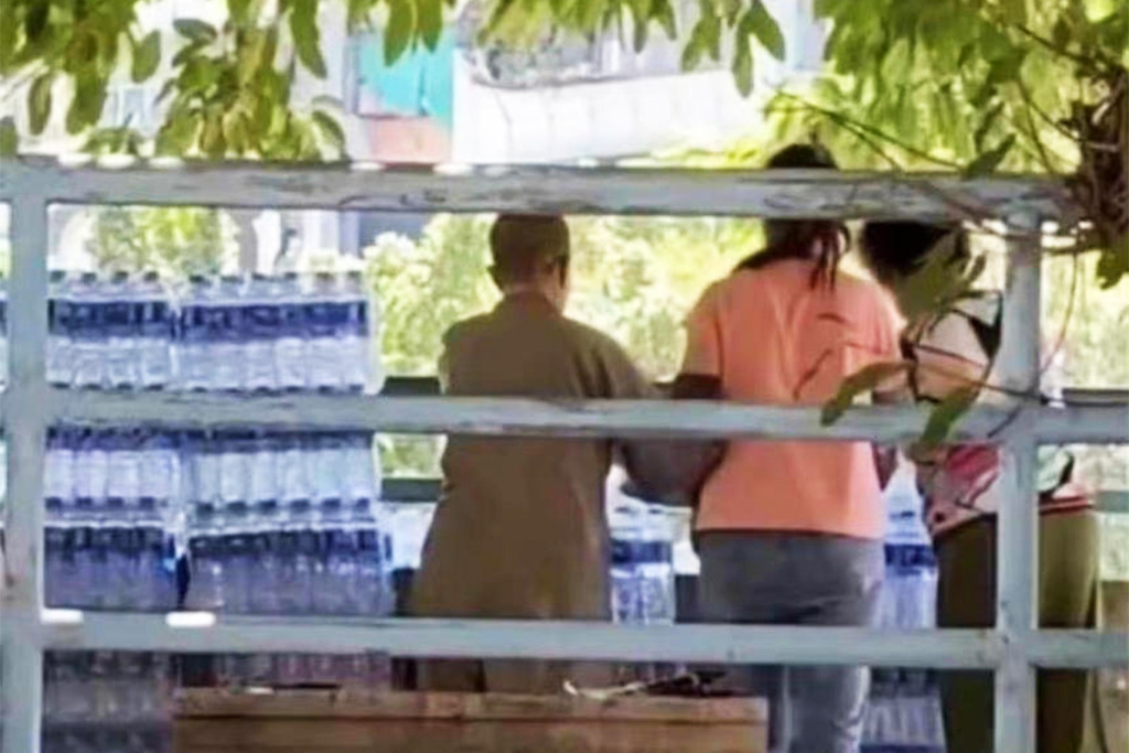 中年婦「放生」礦泉水求長壽　路人勸勿浪費反被批影響誠心