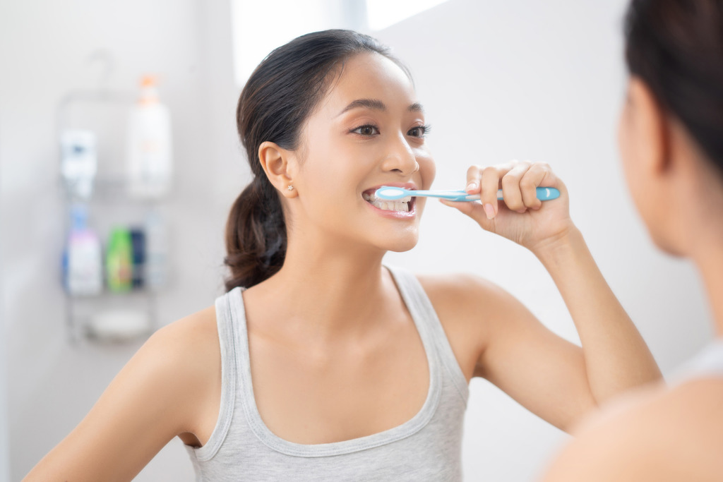 起床後先吃早餐或先刷牙？ 牙醫教正確刷牙時機保護牙齒