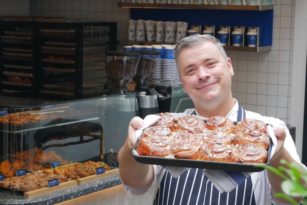 BAKEHOUSE 赤柱 4 號店 限定豉油糖漿鮮味卷 / 錫蘭肉桂包