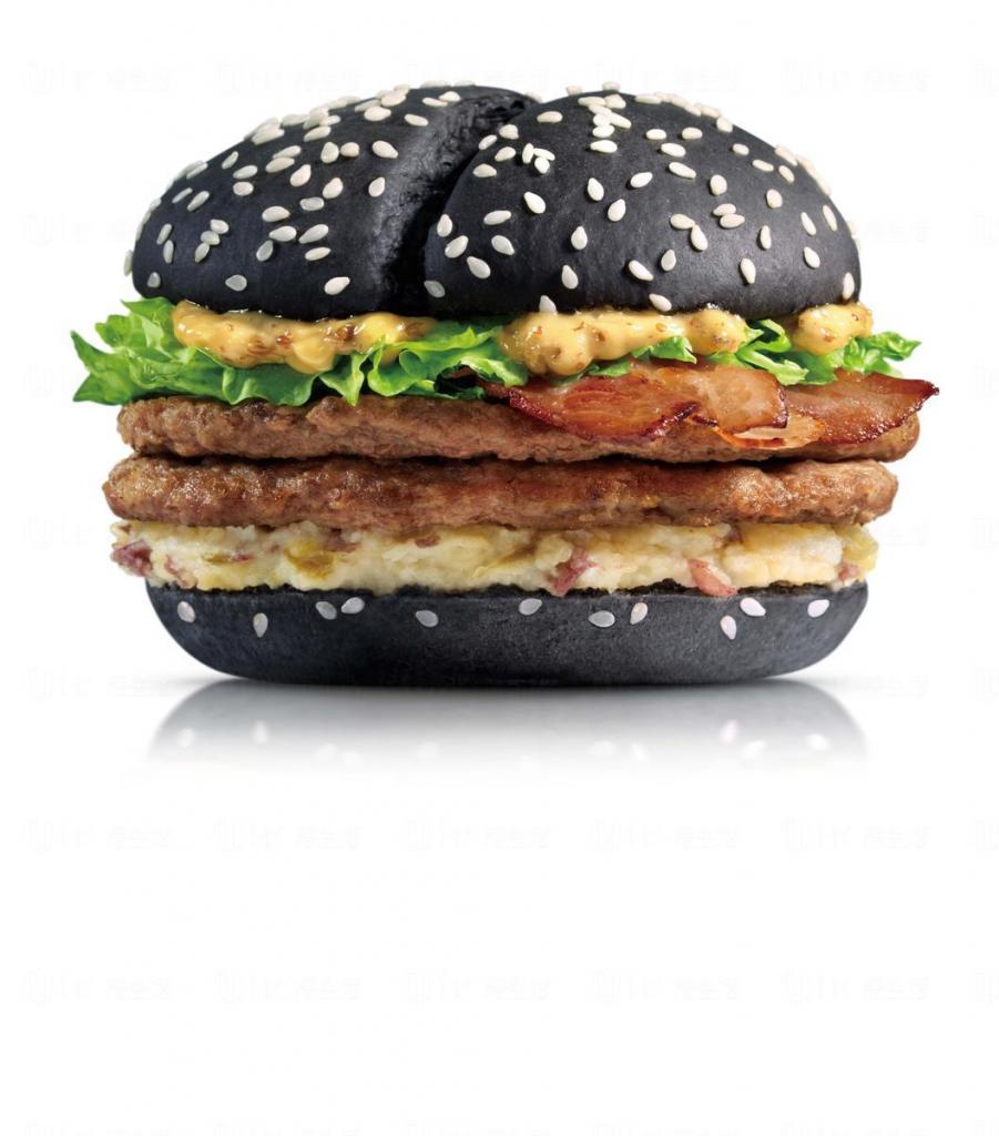 黑、白漢堡經典回歸　麥當勞推出黑白系列美食