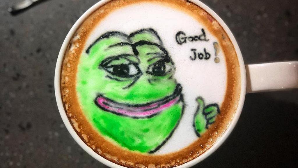【銅鑼灣美食】鬼馬Pepe變身咖啡！　銅鑼灣cafe推pepe騎呢表情咖啡拉花