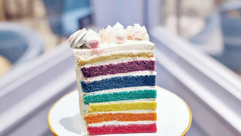 【西環美食】西環人氣粉藍純素Café推新品　全新彩虹蛋糕/手工果醬牛油果班戟