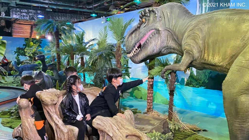 【九龍灣好去處】《侏羅紀X恐龍樂園》展覽登陸香港 3公尺巨型暴龍/恐龍頭骨車/快閃優惠門票$12