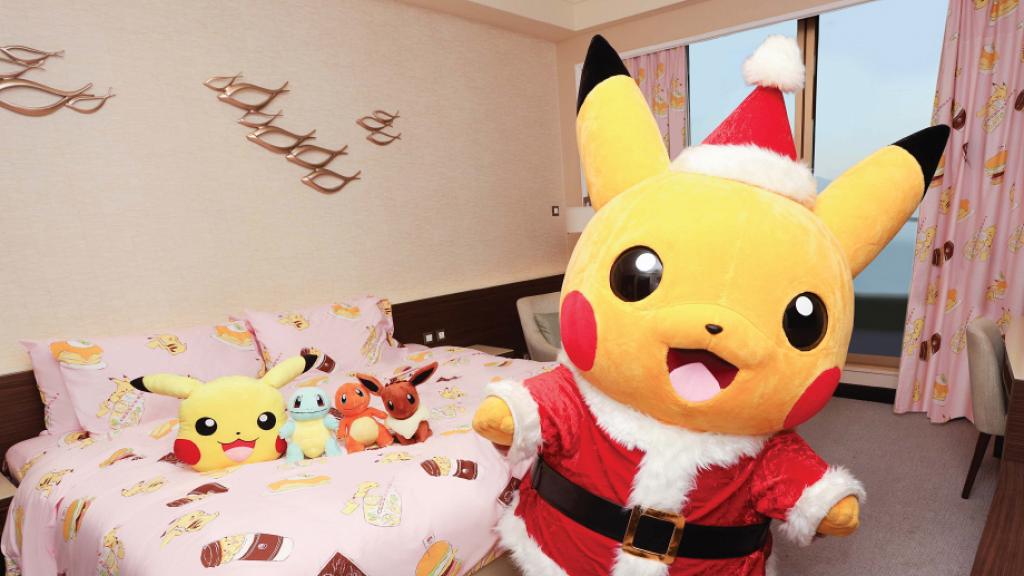 香港首個比卡超主題酒店聖誕登場！Pokemon寵物小精靈公仔聖誕樹打卡位+豪華海景主題房連露台