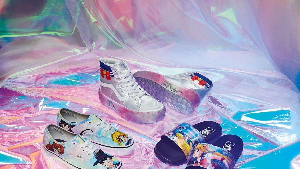 VANS聯乘《美少女戰士》別注版系列$320起！超夢幻Sailor Moon休閒鞋、水手服T恤、露娜背囊