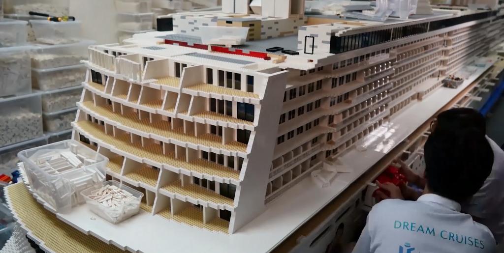 刷新健力士世界紀錄！港人砌出全球最大LEGO郵輪