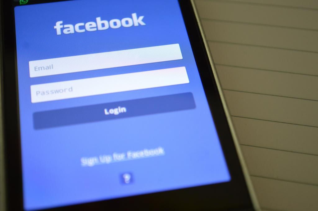 朱克伯格揭露加強FB私隱秘技 2步輕鬆刪除HATERS！