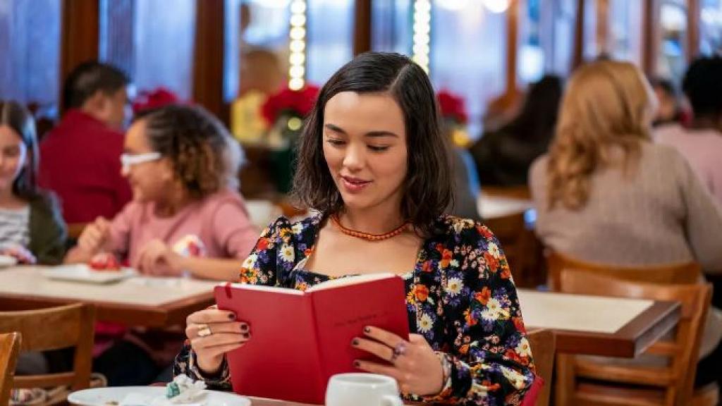 【戀愛挑戰書】Netflix《Dash & Lily》聖誕浪漫短劇5大看點獲好評 陌生男女交換筆記留線索挑戰