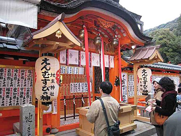 日本寺廟添香油錢