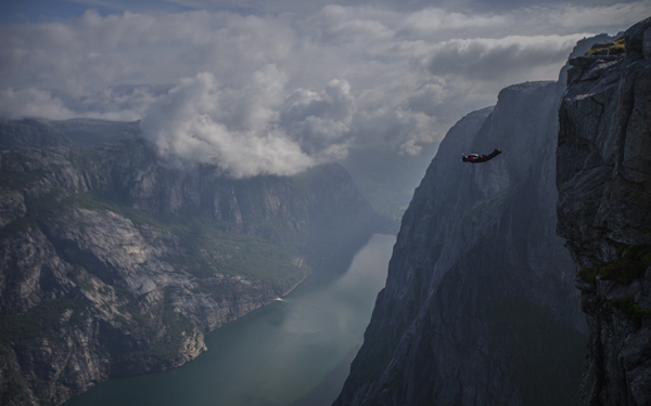極限運動  挪威懸崖定點跳傘