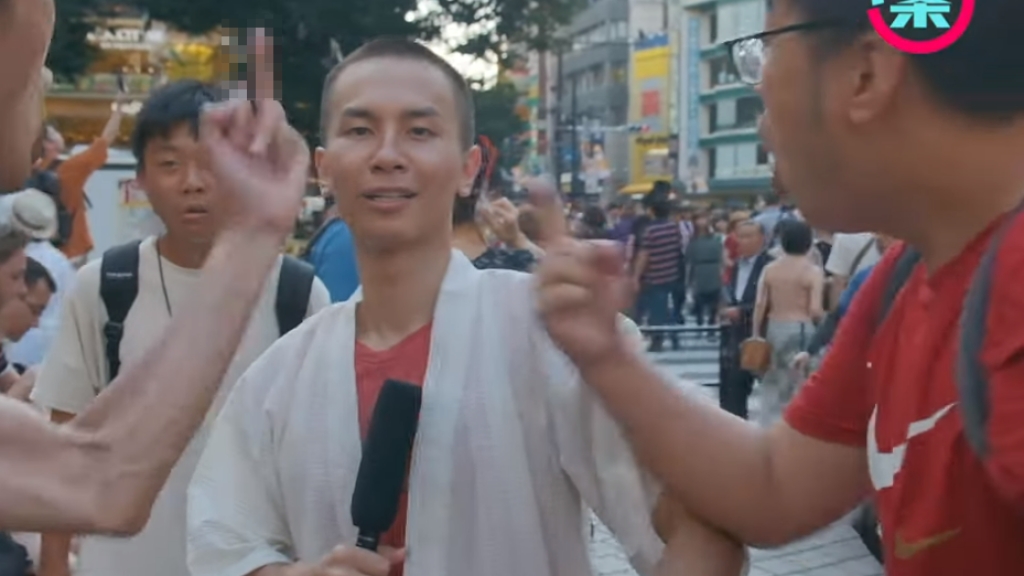 香港YouTuber進行日本街訪