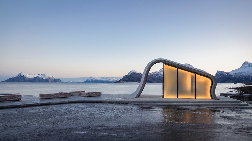 去公廁看極光？！ 挪威全球最美公廁