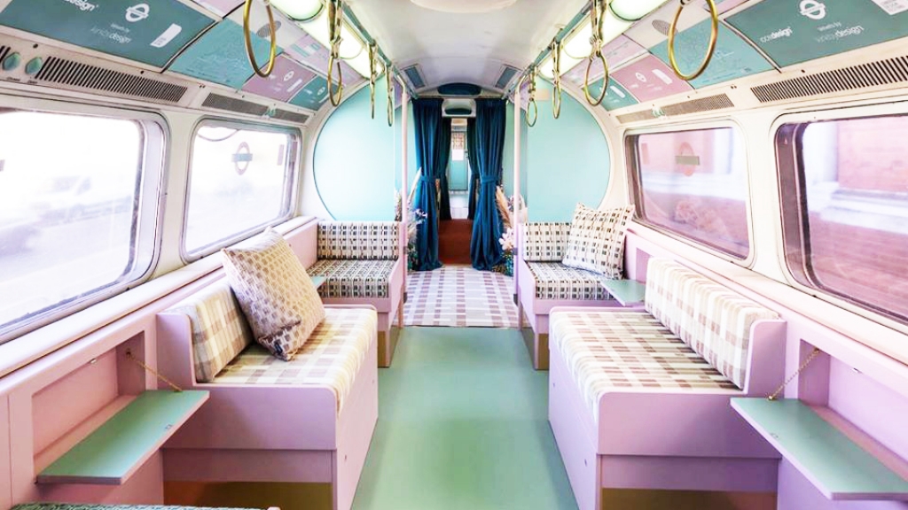 倫敦地鐵車廂重現60年代復古設計