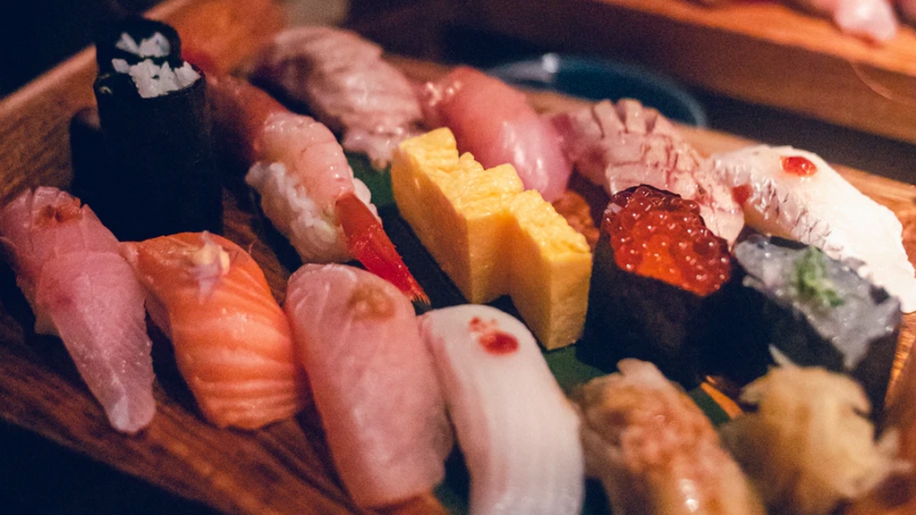 外賣蝦壽司驚現藍光疑為新品種？