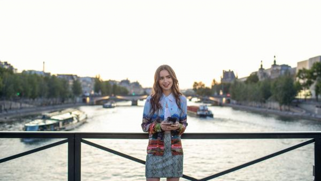 《Emily in Paris》法國文化常出軌、懶散遲到？