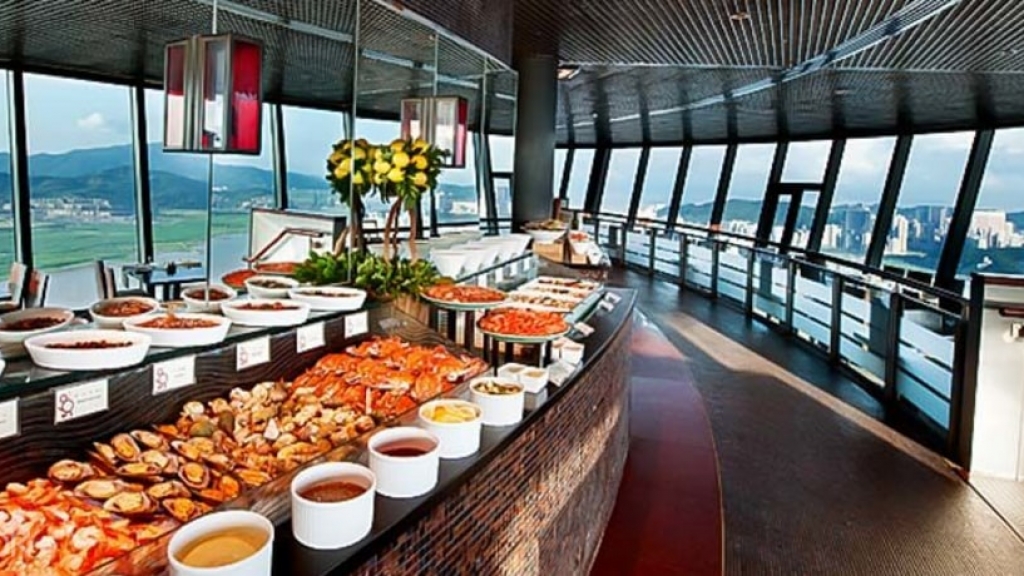 澳門旅遊塔「360°旋轉餐廳」自助餐