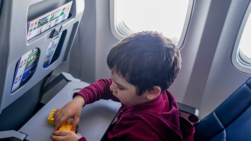 巴西9歲男童偷偷登機