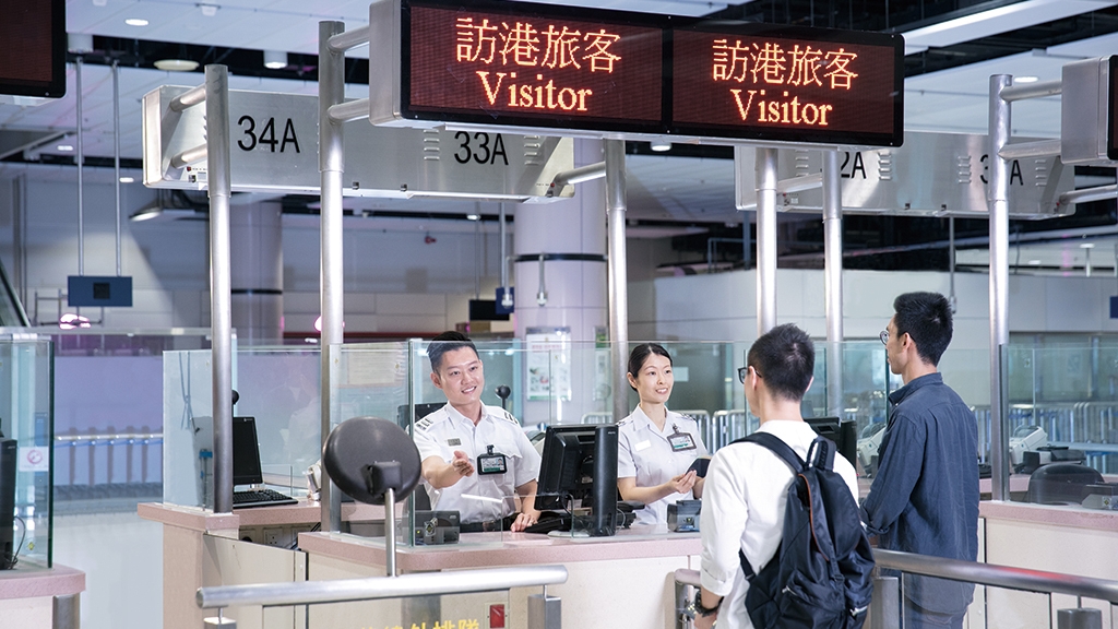 政府擬下半年提交法例要求航空公司預報旅客資料