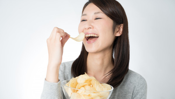 懶人料理｜營養師推薦兩款低卡健康微波爐薯仔料理　微波爐薯片／芝士粟米焗薯（內附食譜）