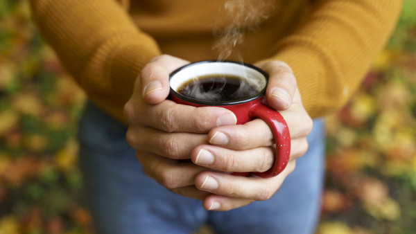 寒冷天氣必看！只喝熱水是不夠！　營養師細數9種產熱爆汗食物