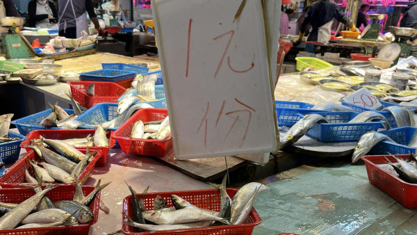觀塘街市超抵價$1買到10條魚！平到嚇親網民 識食之人力撐：唔係「臭魚」