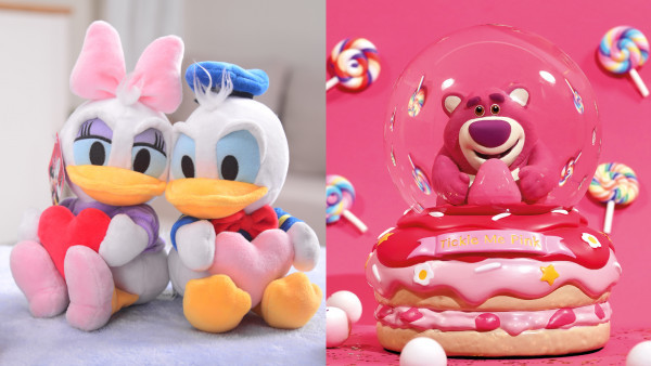 OK便利店推出5款甜蜜限定迪士尼精品！情侶公仔/水晶球/斜挎手機背帶$149起！