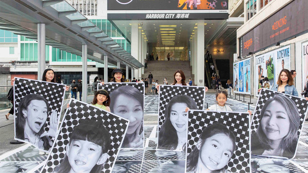 尖沙咀好去處｜全新黑白風藝術裝置《Inside Out Project》 逾450張笑臉滿佈海港城！