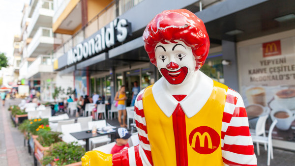 麥當勞漢堡賣到世界第一秘訣！　秘密在第一個加盟主：直接甩掉創辦人