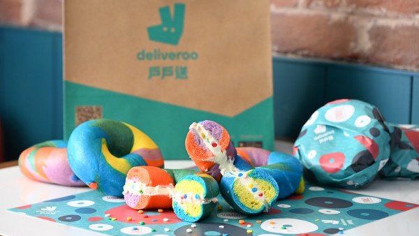 Deliveroo聯乘Schragels推出限定Bagel！忌廉芝士彩虹Bagel/抹茶忌廉芝士黑芝麻Bagel