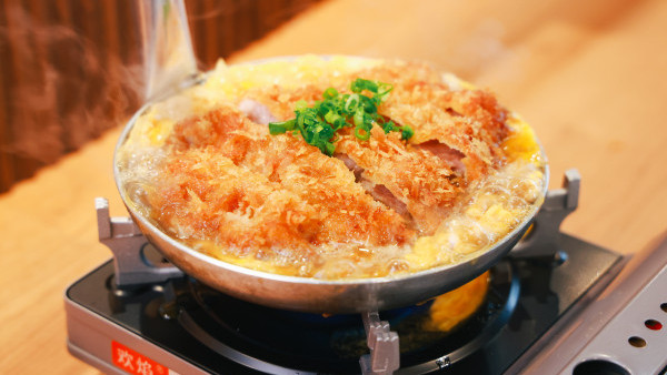 神級鐵 Pan 滑蛋豬扒丼 福岡傳統食譜炮製 / 超滑蛋汁好下飯！