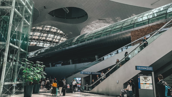 仁川機場職員被揭用2組密碼偷竊 直接開行李偷逾221萬財物！專攻2類乘客