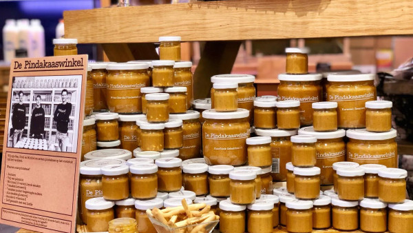 玩食物 | 荷蘭花生醬專門店 咖啡、椰子、焦糖味外 仲有辣椒、檸檬草、大蒜等等 DIY花生醬工作坊