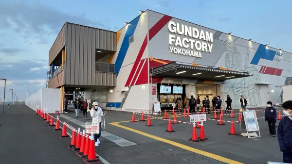 港男為睇橫濱高達遊東京 豈料朋友帶錯路？只見高達企定定淨發光