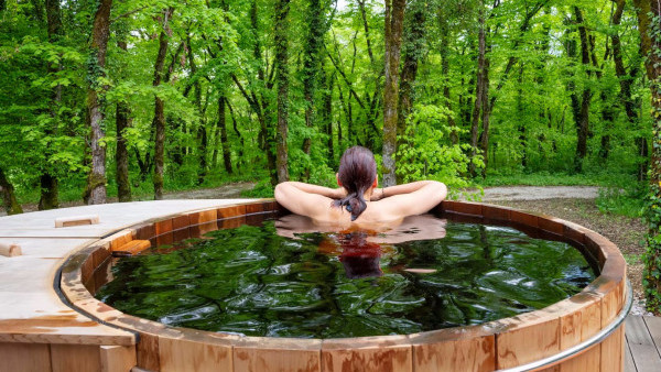 浸溫泉越熱越好？水溫太高隨時皮膚燙傷 醫生教你如何「正確」浸溫泉
