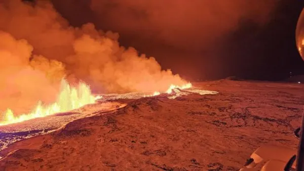 冰島火山大爆發 鄉鎮格林達維克面臨滅鎮危機 近4000人緊急疏散 