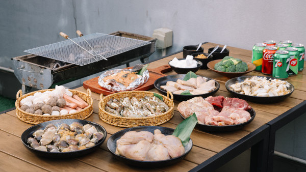 泰鳩新出露天海鮮 BBQ 套餐  人均 $197 起！旺角鬧市燒足 4 個鐘